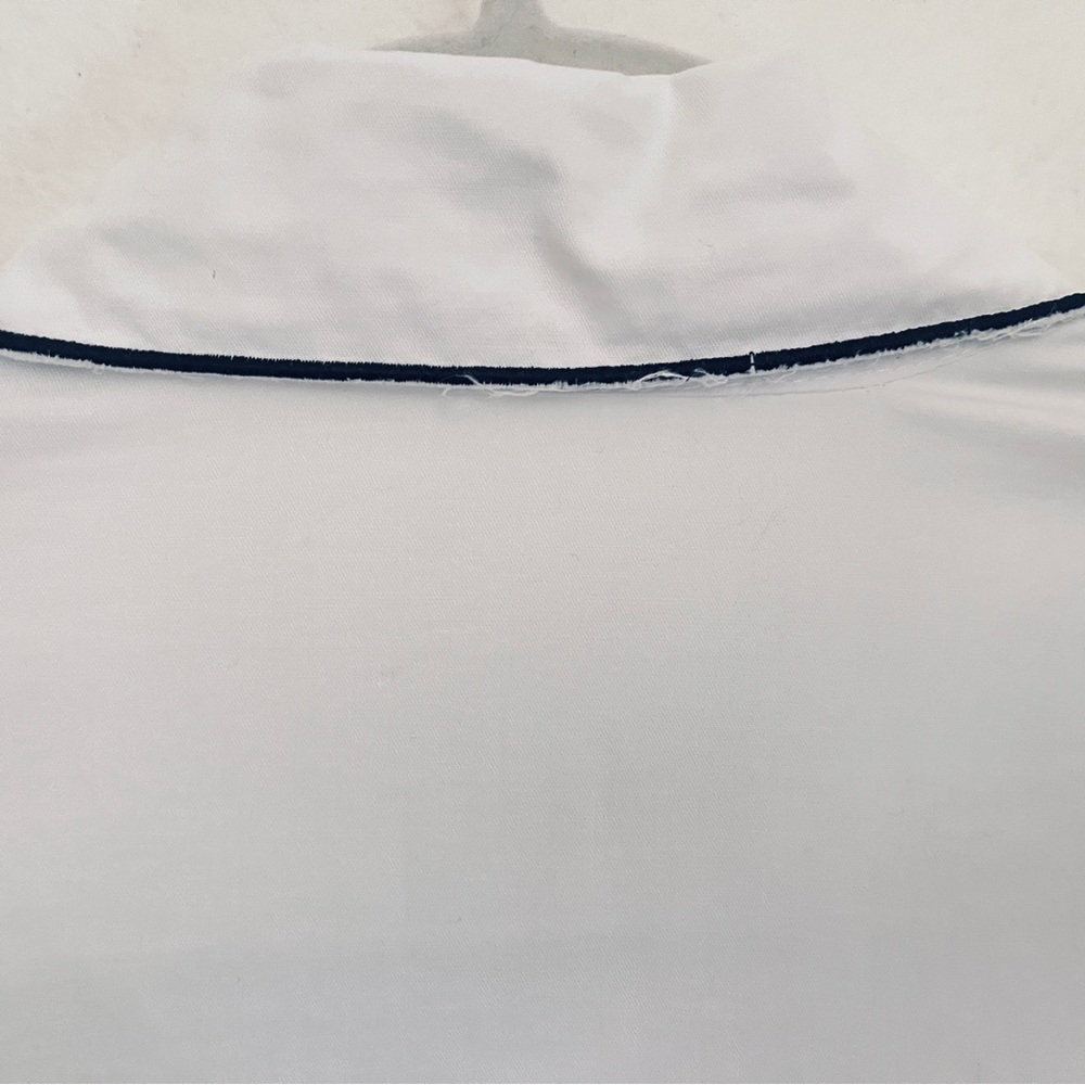 White button down women’s blouse with kitty cat wrap collar - Picture 4 of 10